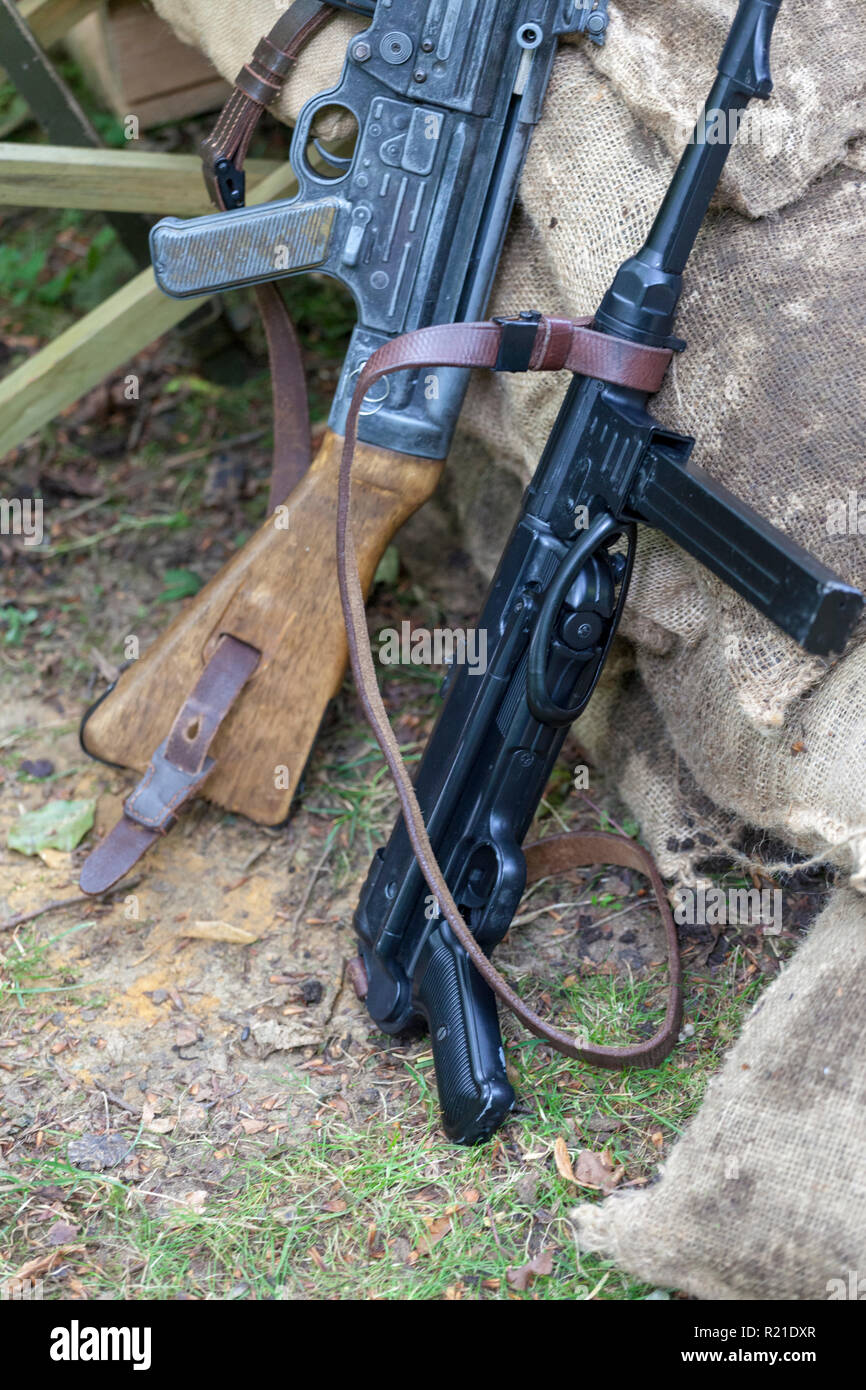 A World War 2 German Mp40 9mm Sub Machine Gun At A Reenactment Display At Durham Light Infantry Museum County Durham Uk Stock Photo Alamy A World War 2 German Mp40 9mm Sub Machine Gun At A Reenactment Display At Durham Light Infantry Museum County Durham Uk Stock Photo Alamy