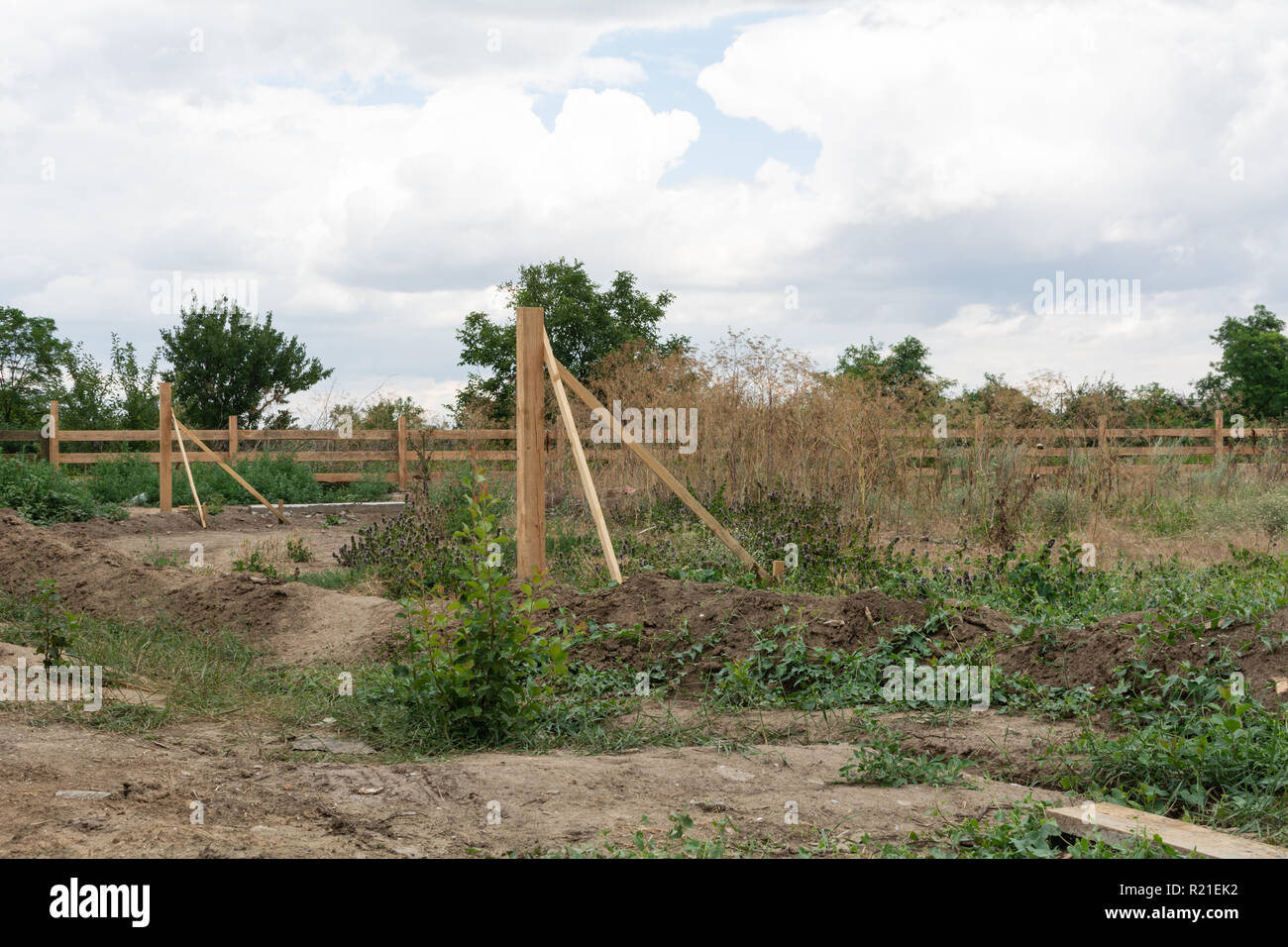 Concrete fence post posts hi-res stock photography and images - Alamy