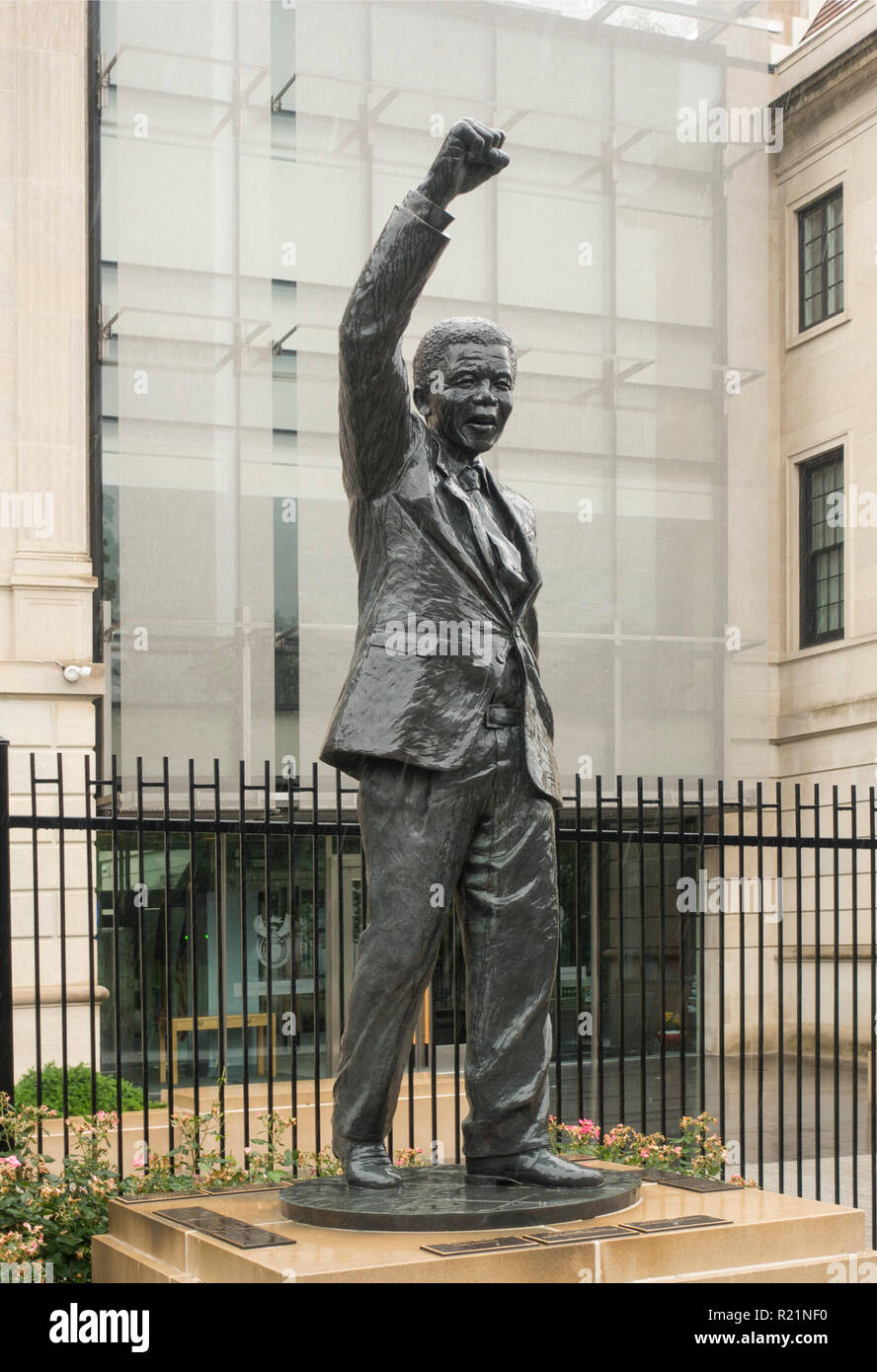 Nelson Mandela statue Washington DC Stock Photo Alamy