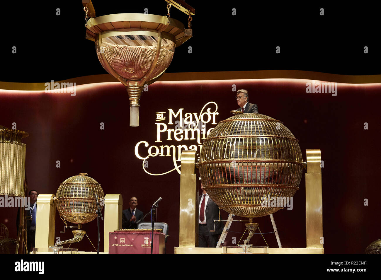 Madrid Spain 22nd Dec 16 The Lottery Draw Box Spanish Christmas Lottery Draw Known As El Gordo Or The Fat One At Teatro Real In Madrid Spain Credit Legan P Mace Sopa Images Zuma Wire Alamy Madrid Spain 22nd Dec 16 The Lottery Draw Box Spanish Christmas Lottery Draw Known As El Gordo Or The Fat One At Teatro Real In Madrid Spain Credit Legan P Mace Sopa Images Zuma Wire Alamy