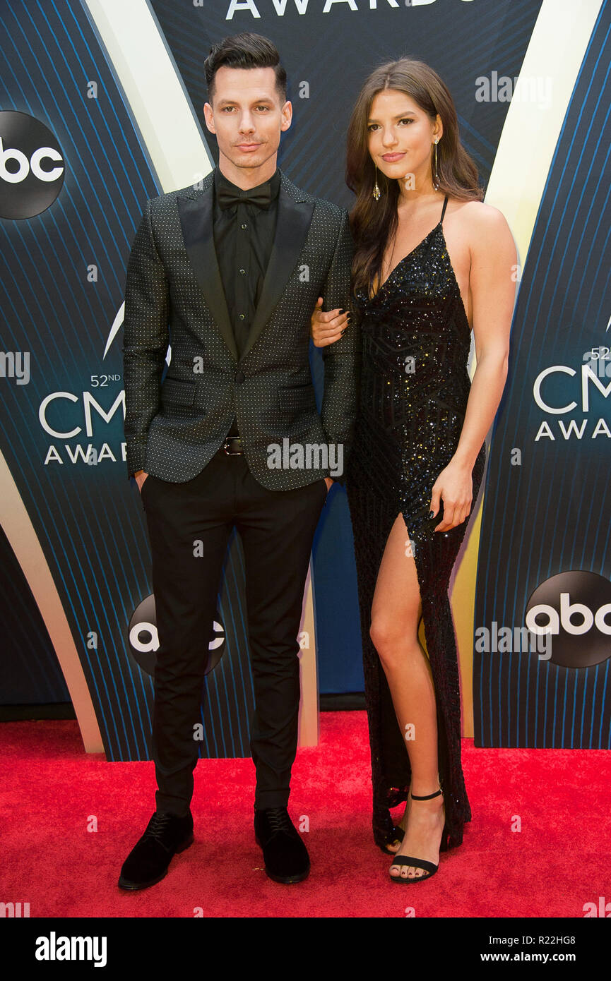 Nashville, Tennessee, USA. 14th Nov 2018. DEVIN DAWSON arrives at the 52nd Annual CMA Awards that took place at the Bridgestone Arena located in downtown Nashville. Copyright 2018 Jason Moore. Credit: Jason Moore/ZUMA Wire/Alamy Live News Stock Photo