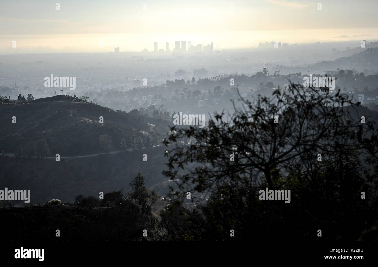 Hollywood skyline silhouette hi-res stock photography and images - Alamy