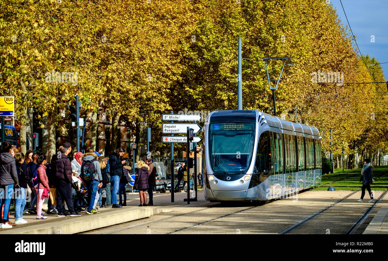Toulouse trams at the Palais de Justice in Toulouse, France Stock Photo -  Alamy