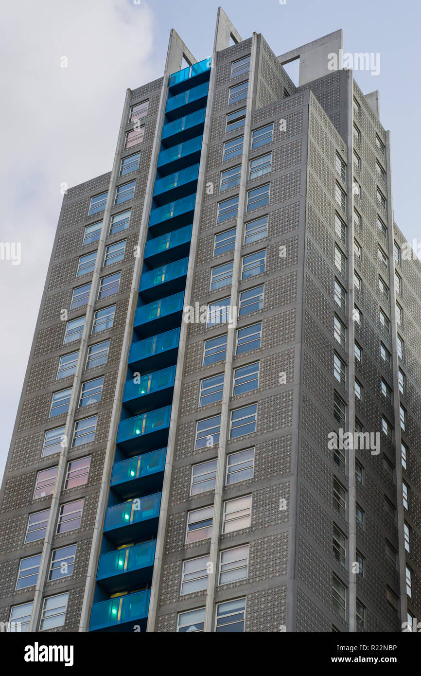 Modern luxury apartments balconys hi-res stock photography and images ... - Upscale Private Balcony Apartments In Luxury Building