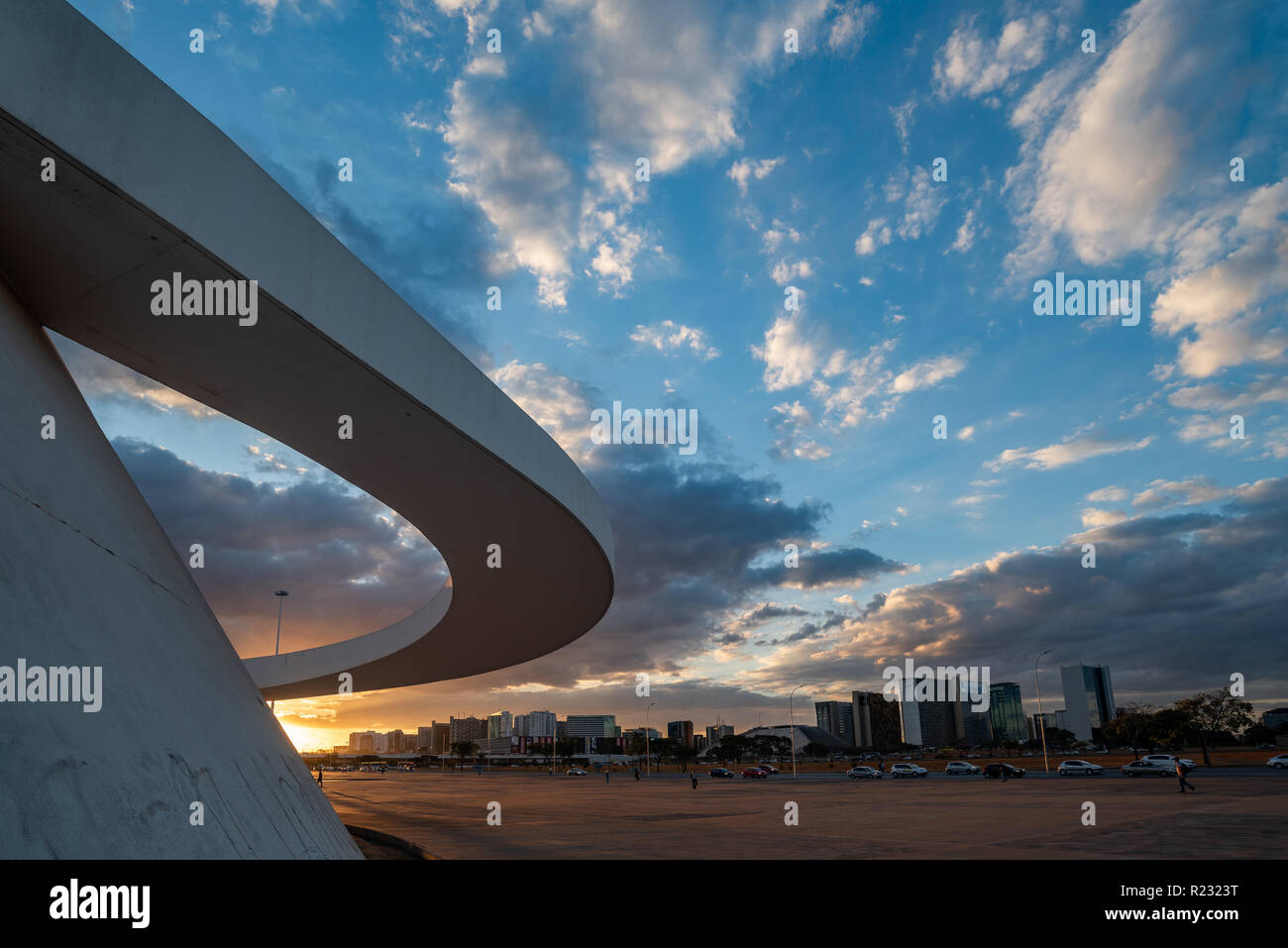 A dramatic sunset sky alongside the National Museum of the Brazilian Republic, Brasilia Stock Photo