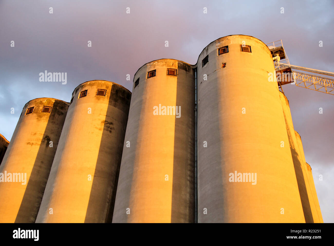 Old Grain Silo High Resolution Stock Photography and Images Alamy