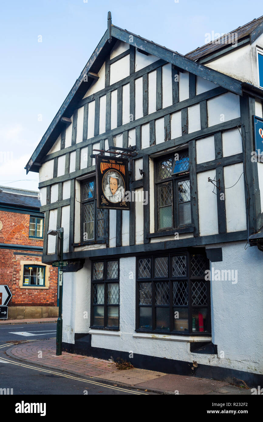 The Queen's Head Inn, St James Street, Monmouth, a sixteenth century coaching inn, said to be haunted. Stock Photo