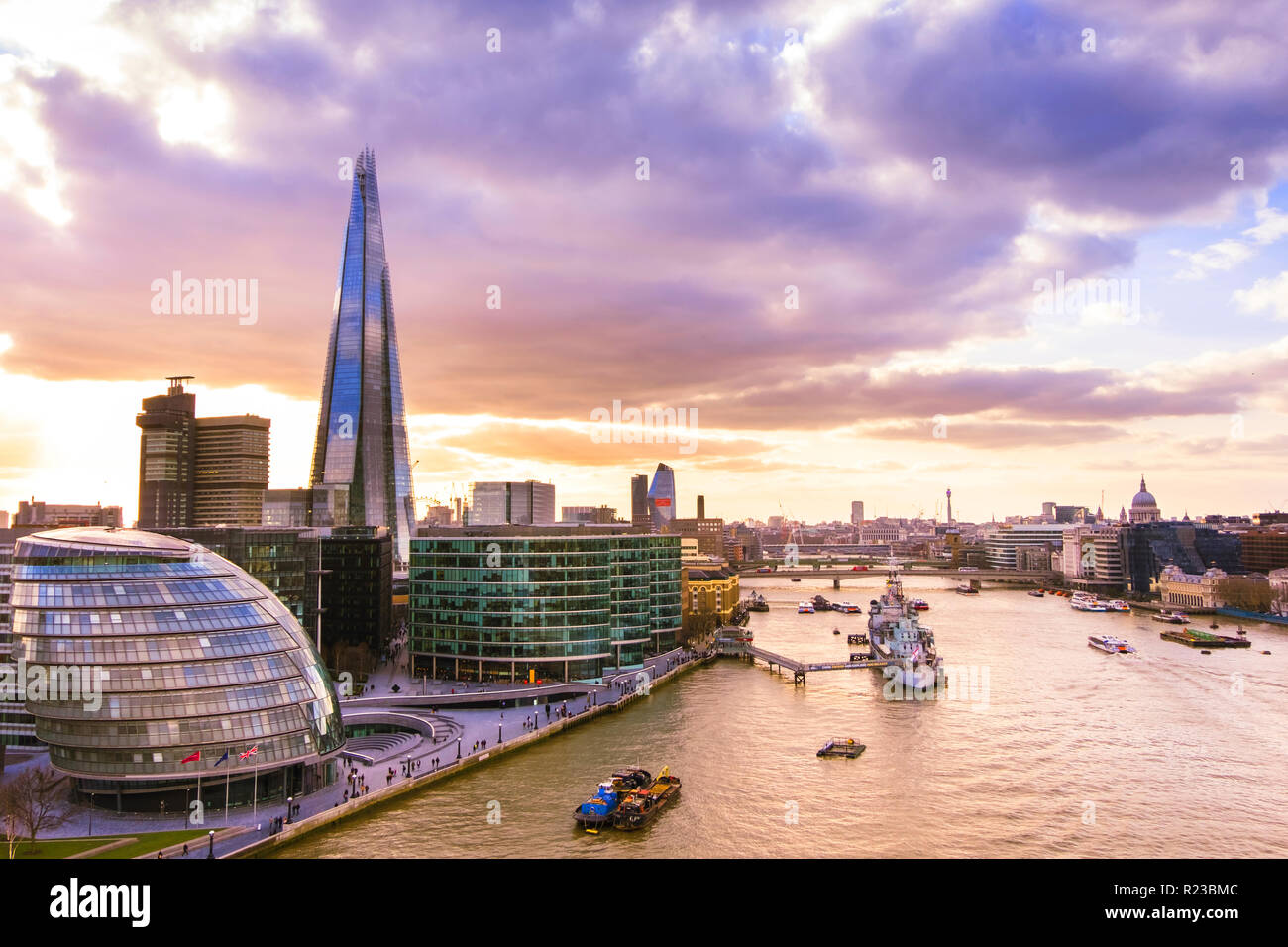 Panoramic view of London skyline. Cityscape with the Shard and the City ...