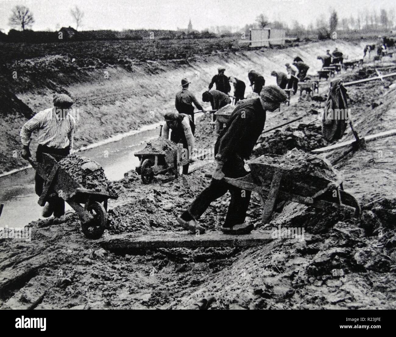 Photograph of the unemployed creating jobs for themselves. Dated 1928 Stock Photo