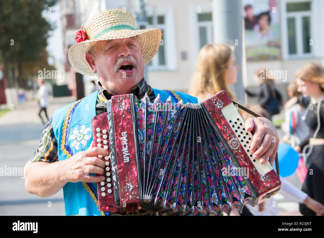 One Man Band Accordion Hi res Stock Photography And Images Alamy one-man-band-accordion-hi-res-stock-photography-and-images-alamy
