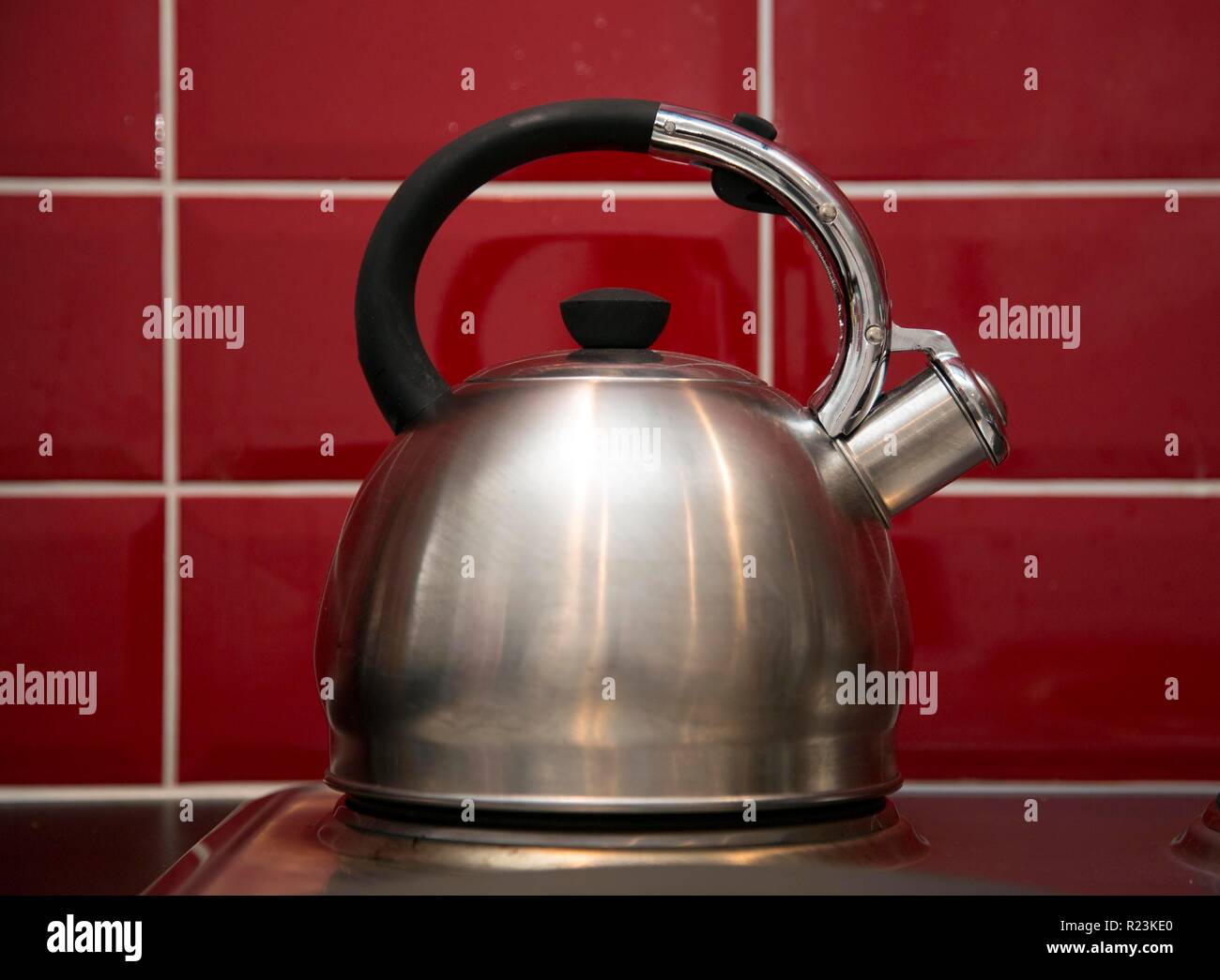 Kettle boiling hires stock photography and images Alamy