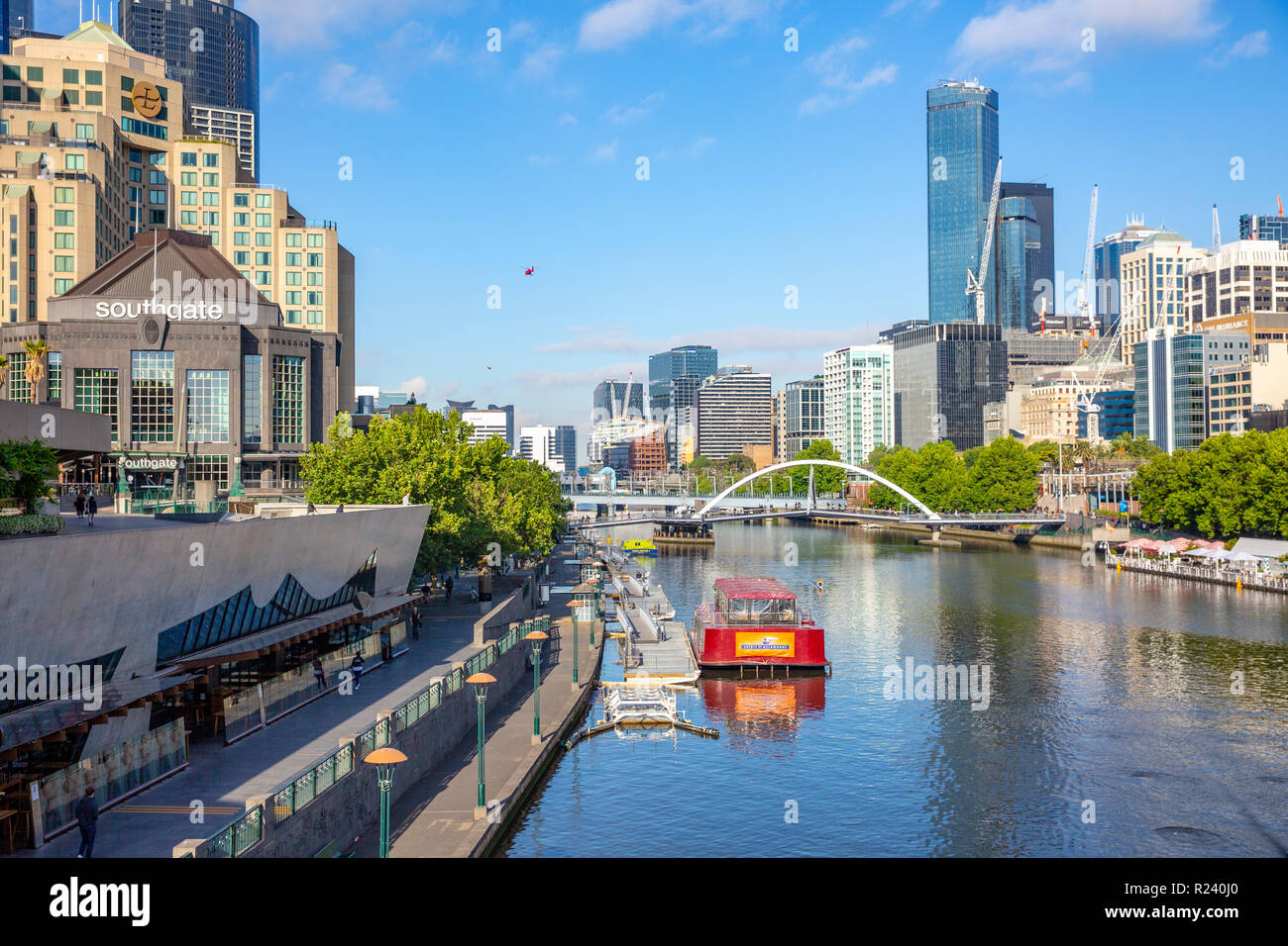 Melbourne city scenes hi-res stock photography and images - Alamy