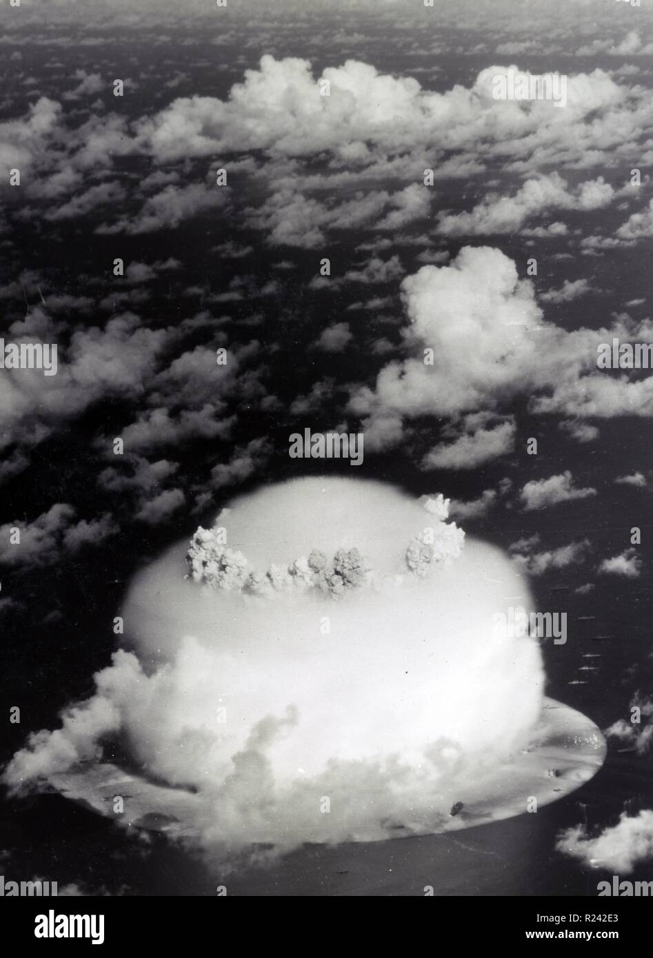 Photograph of a mushroom cloud during Operation Crossroads nuclear weapons test on Bikini Atoll. Dated 1946 Stock Photo
