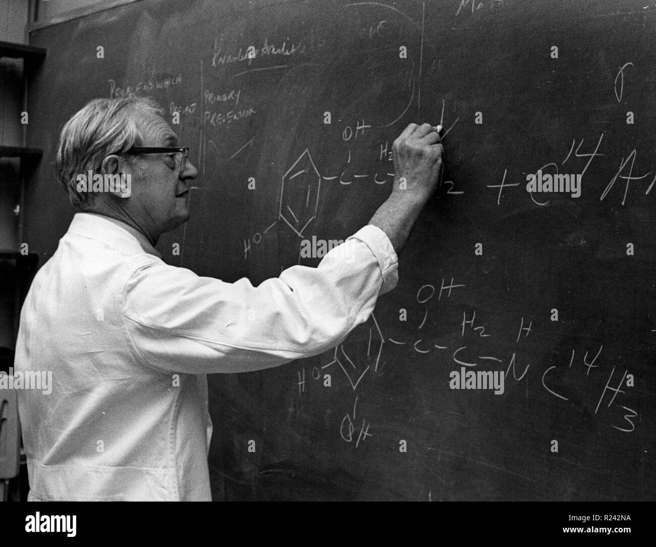 Julius Axelrod (1912-2004) American pharmacologist and neuroscientist who shared the 1970 Nobel Prize in Medicine for his discovery of the actions of neurotransmitters in regulating the metabolism of the nervous system Stock Photo