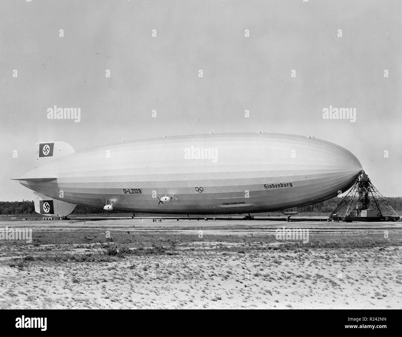 the airship Hindenburg in Lakehurst, New Jersey 1936 Stock Photo