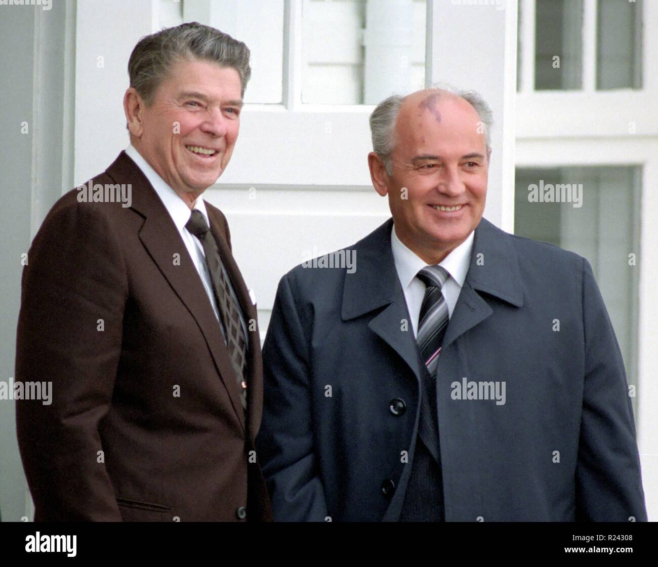 Meeting between US President Ronald Reagan and Russian leader Mikhail ...