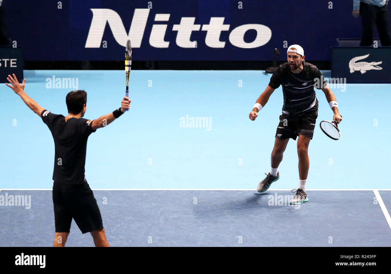 Lukasz Kubot and Marcelo Melo celebrate after the Doubles match during day six of the Nitto ATP Finals at The O2 Arena, London. PRESS ASSOCIATION Photo. Picture date: Friday November 16, 2018. See PA story TENNIS London. Photo credit should read: John Walton/PA Wire. . Stock Photo