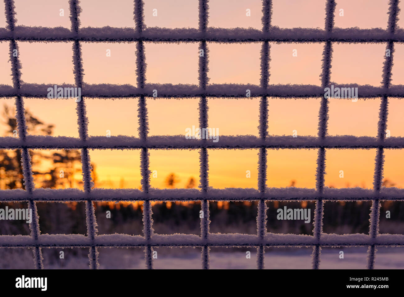 Red net snow protection hi-res stock photography and images - Alamy