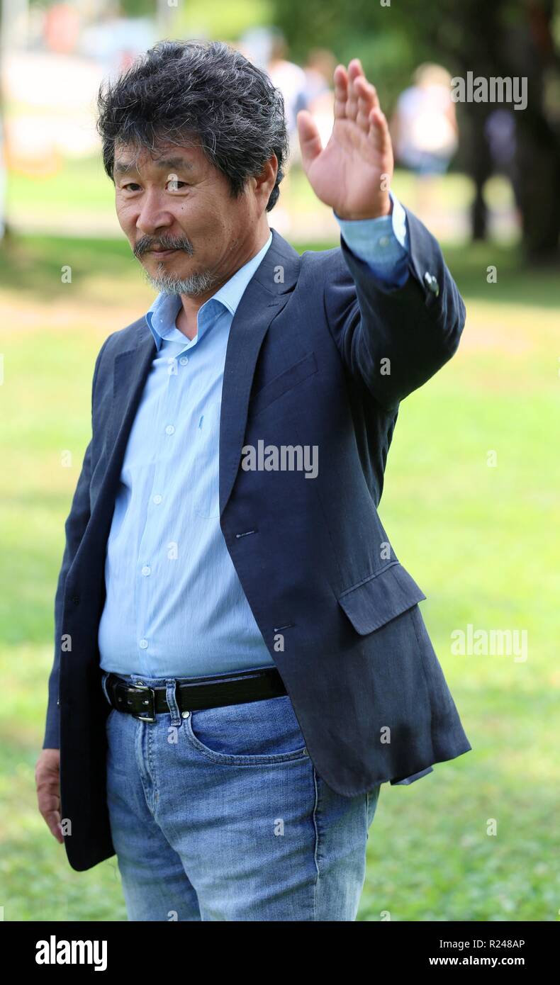 Gi ju bong hires stock photography and images Alamy