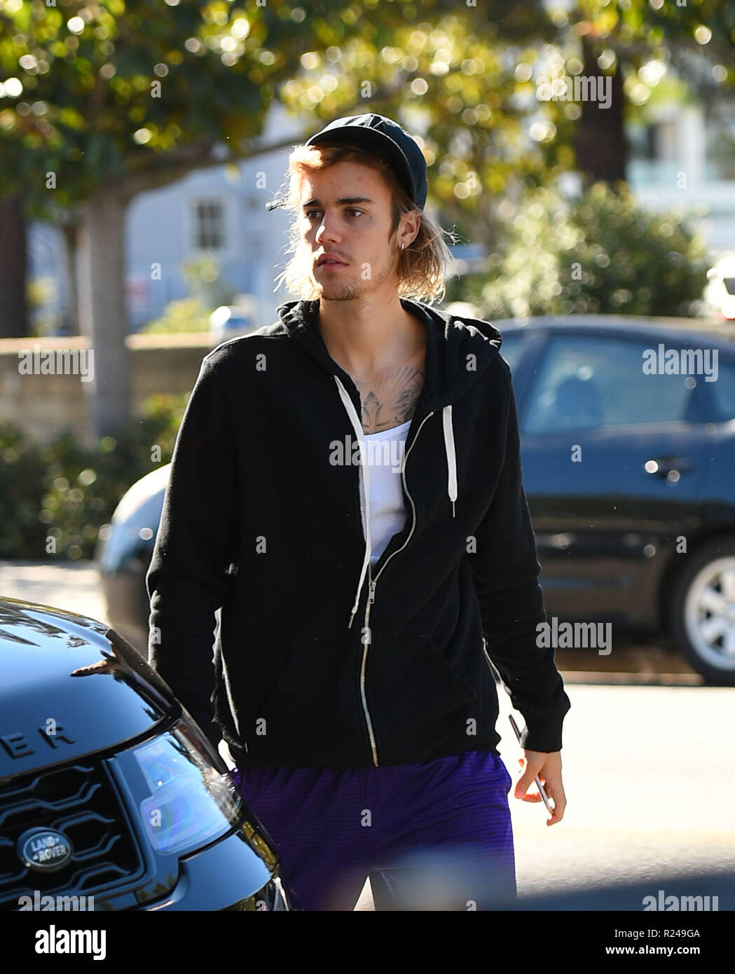 Justin Bieber and Hailey Baldwin get breakfast Featuring Justin Bieber(01)