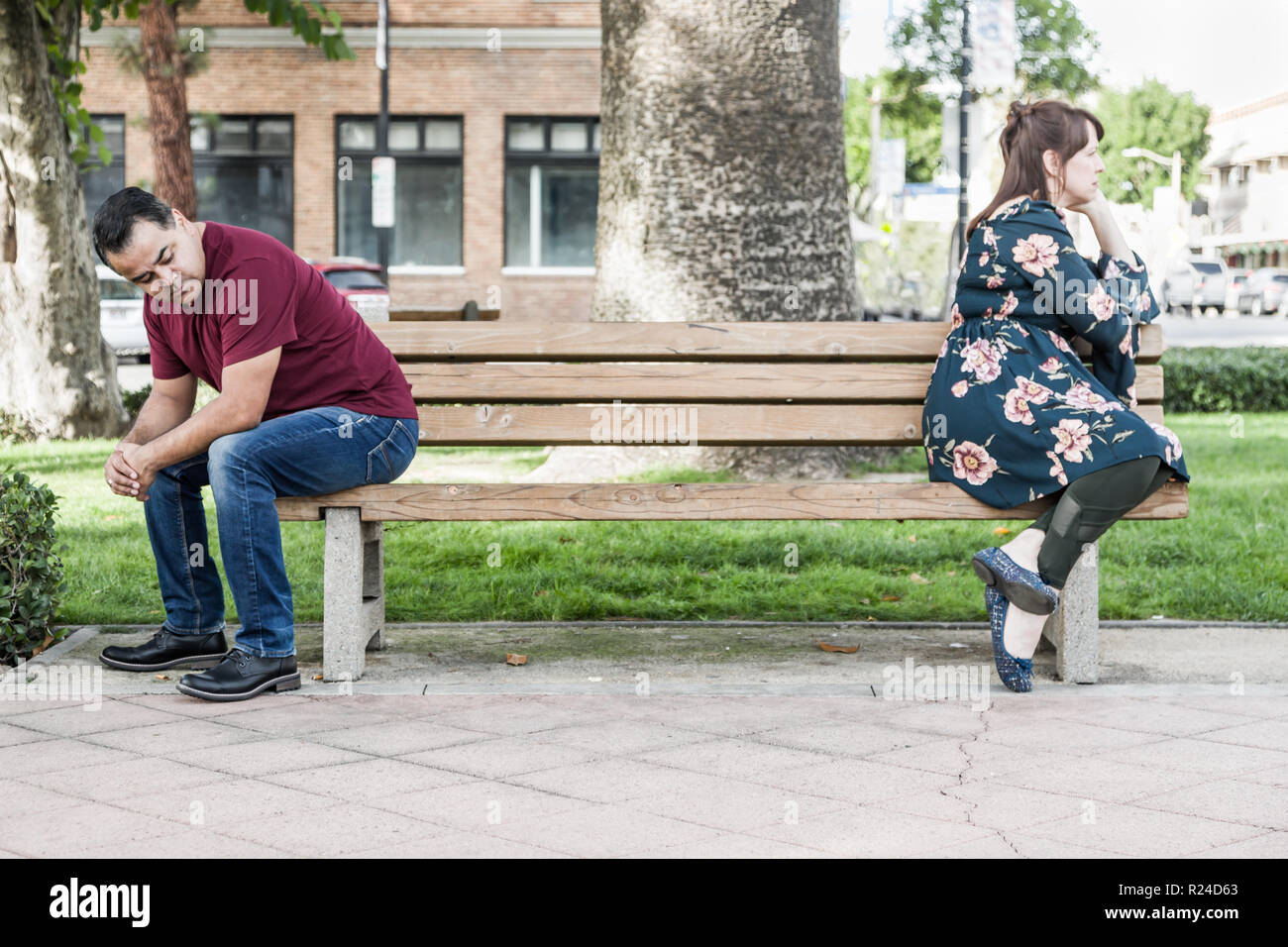 Facing away from each other hi-res stock photography and images - Alamy
