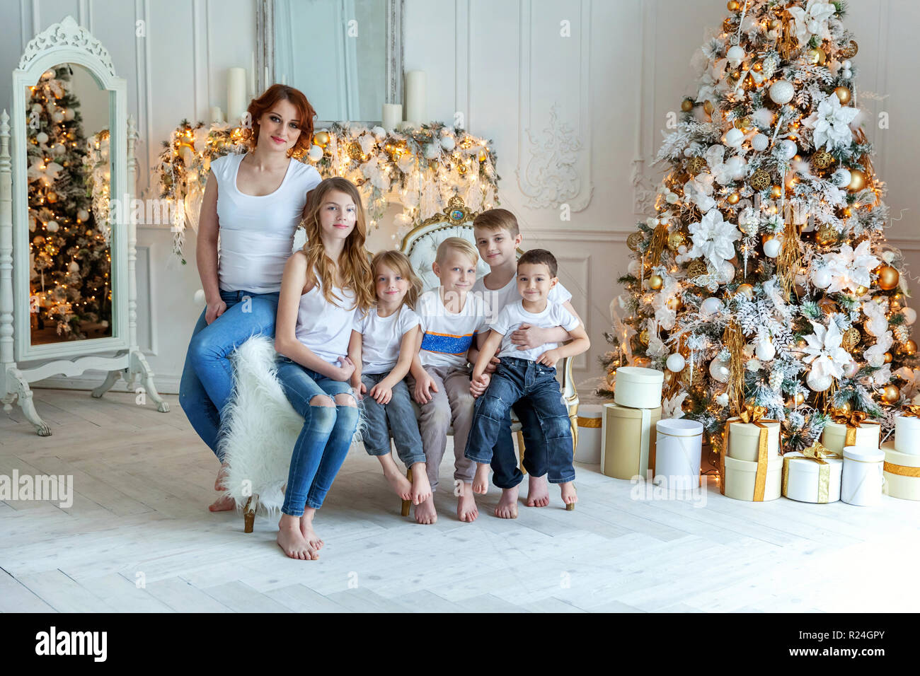 Ten Long Legs of a Family with Five Person Stock Photo - Image of july,  holidays: 117579340