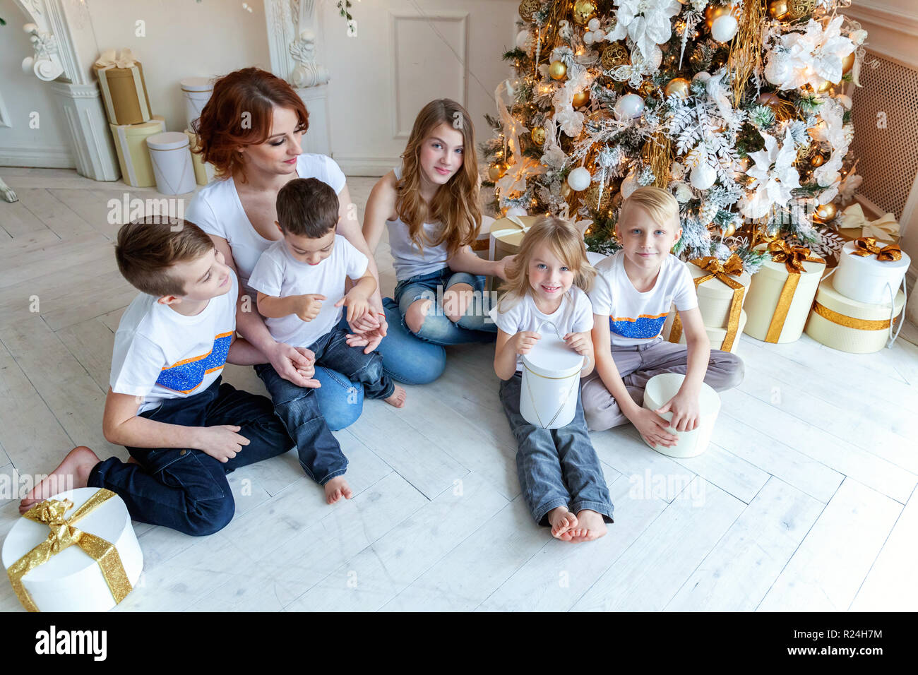 Ten Long Legs of a Family with Five Person Stock Photo - Image of july,  holidays: 117579340