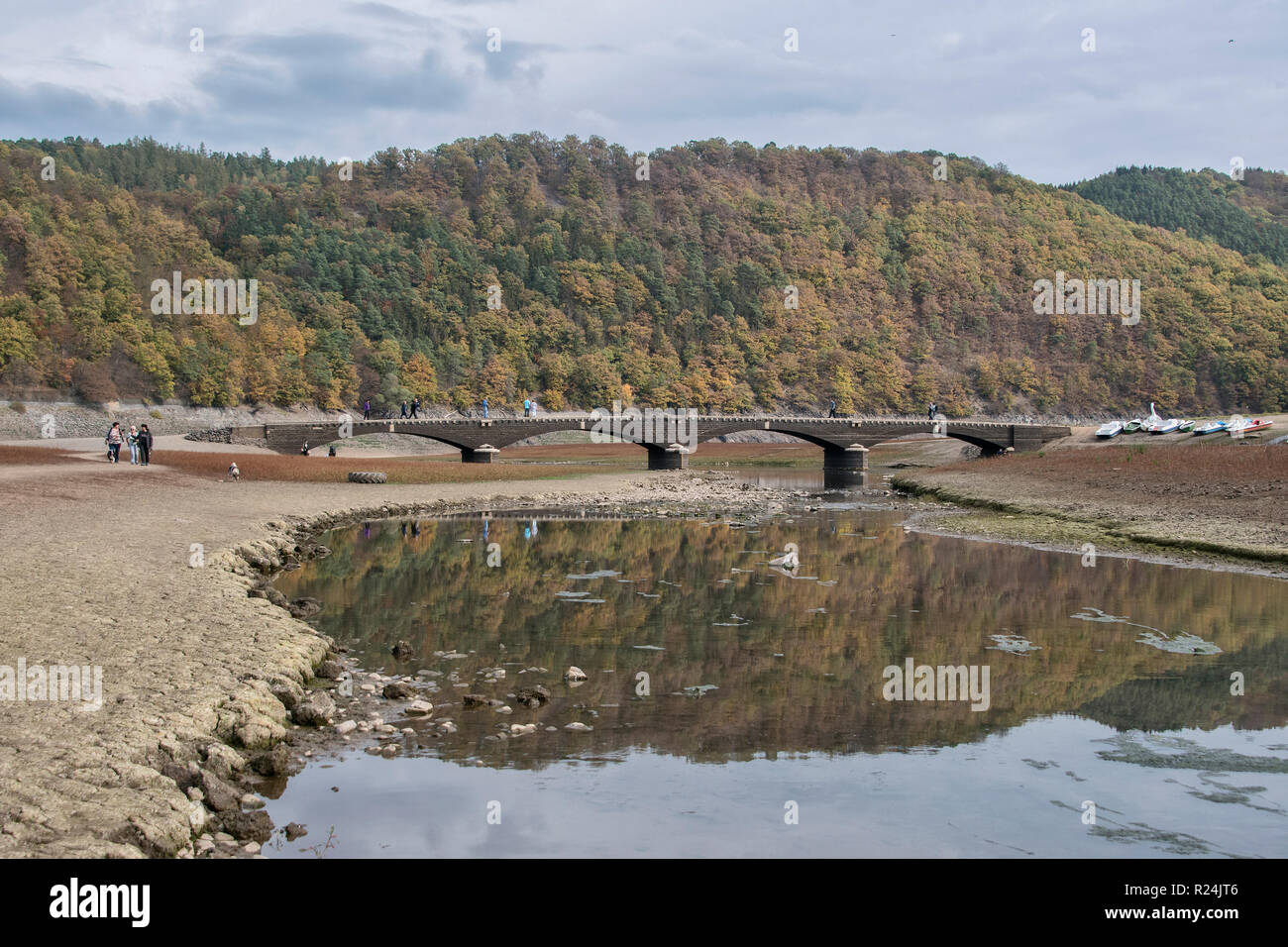 Aseler Bridge over the almost dry Edersee Lake in Kellerwald-Edersee National Park. Stock Photo