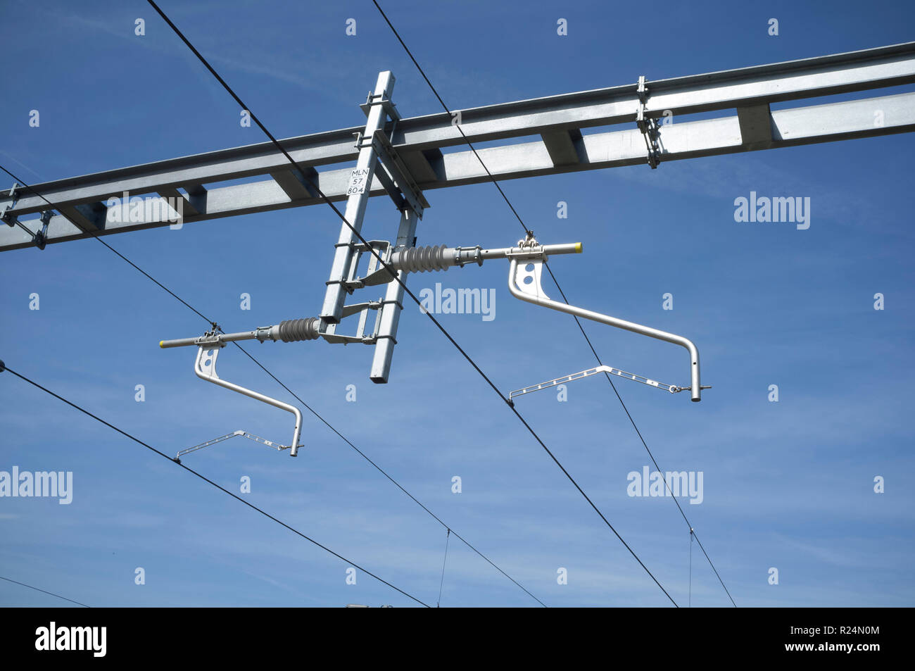 The new GWR electrification overhead power lines and gantries at Reading Station, Berkshire Stock Photo