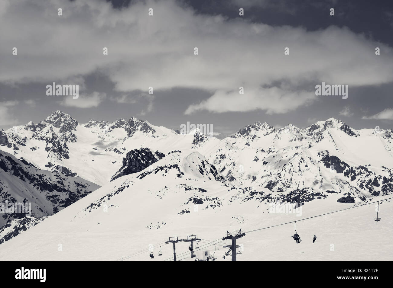 Old chair lift ski resort hi-res stock photography and images - Alamy