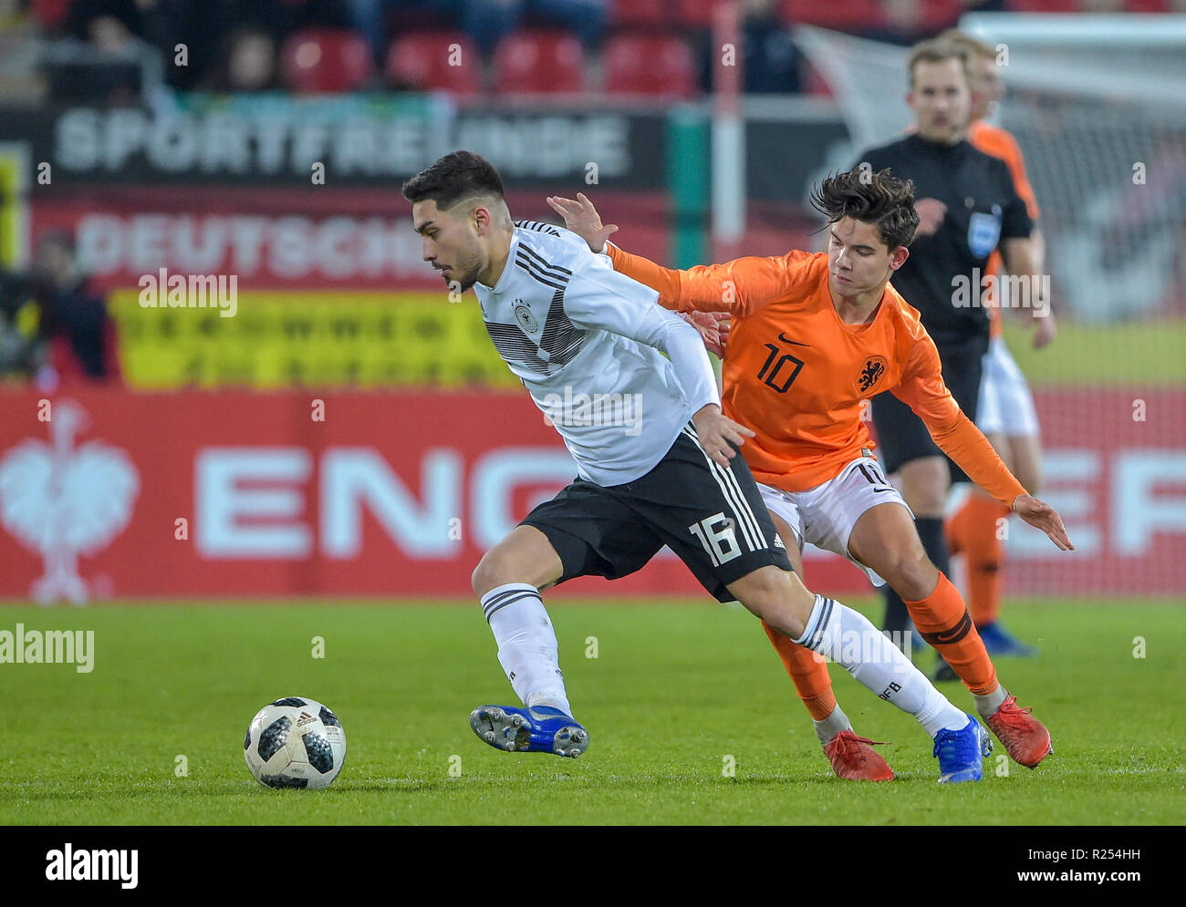 16 November 2018, Hessen, Offenbach: Soccer, U-21 men: International match, Germany - Netherlands in the Sparda-Bank-Hessen Stadium. Suat Serdar (l) from Germany fights for the ball with Ferdi Kadioglu from the Netherlands. Photo: Silas Stein/dpa Stock Photo