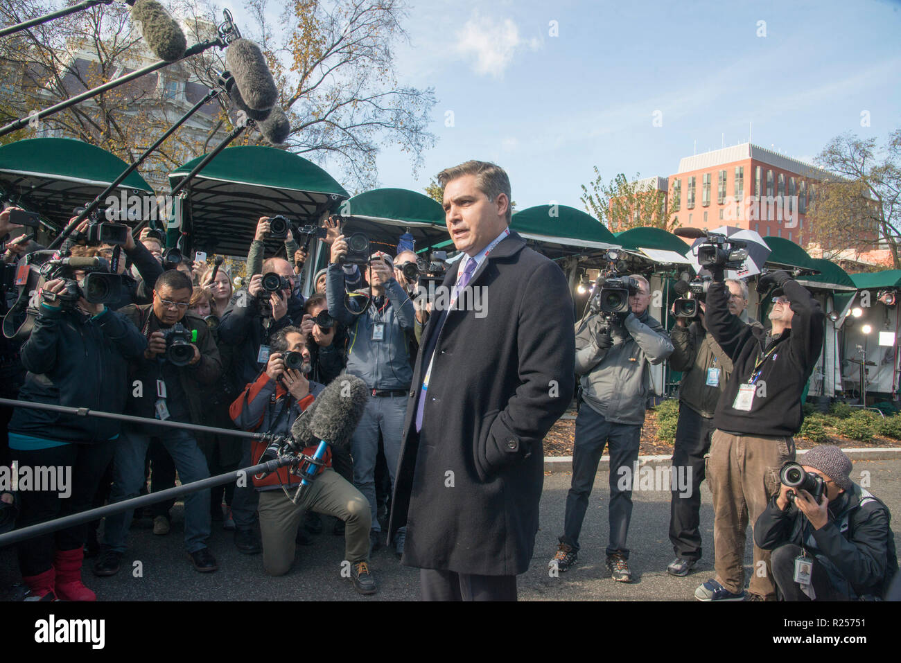 Washington, DC November 16 ,2018:  CNN reporter Jim Acosta attends an impromtu press conference at the White House after a Federal Judge told the White House that Acosta's White House pass had to be returned. Patsy Lynch/Alamy Credit: Patsy Lynch/Alamy Live News Stock Photo