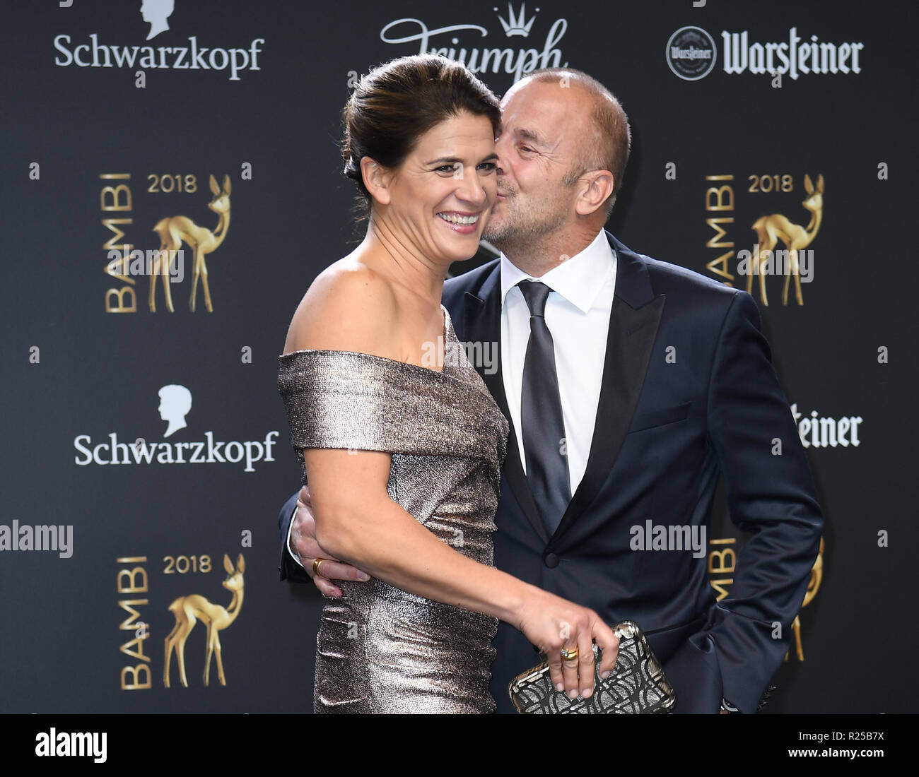 Berlin, Germany. 16th November 2018. Heino Ferch and his wife Marie-Jeanette Ferch come to the Stage Theater for the 70th Bambi Media Award. Credit: Britta Pedersen/dpa-Zentralbild/dpa/Alamy Live News Stock Photo