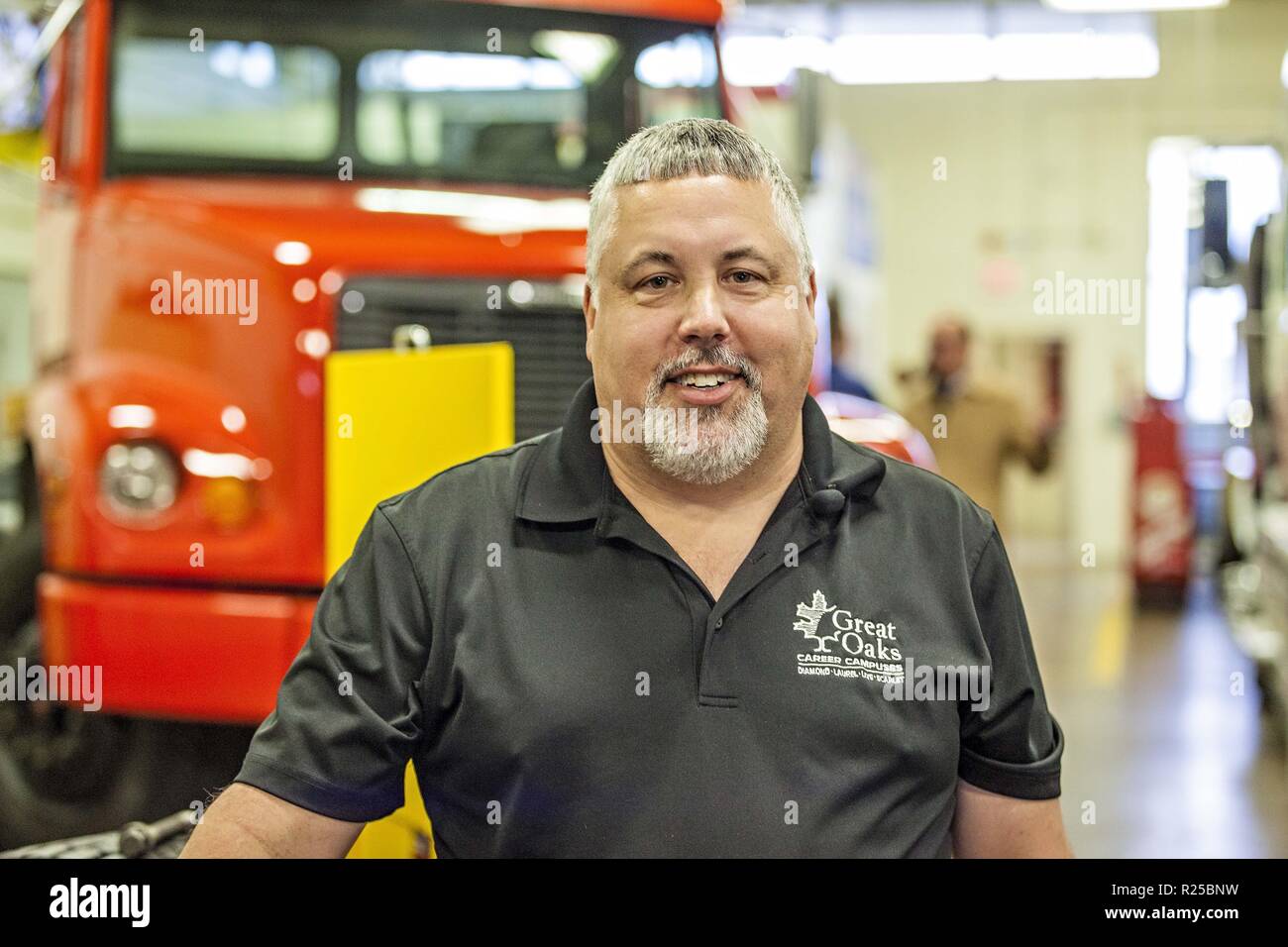 Diesel mechanics hires stock photography and images Alamy