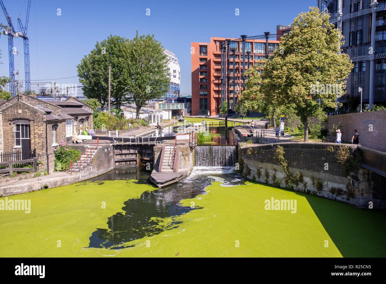 Uk cyclist canal south london hi-res stock photography and images 