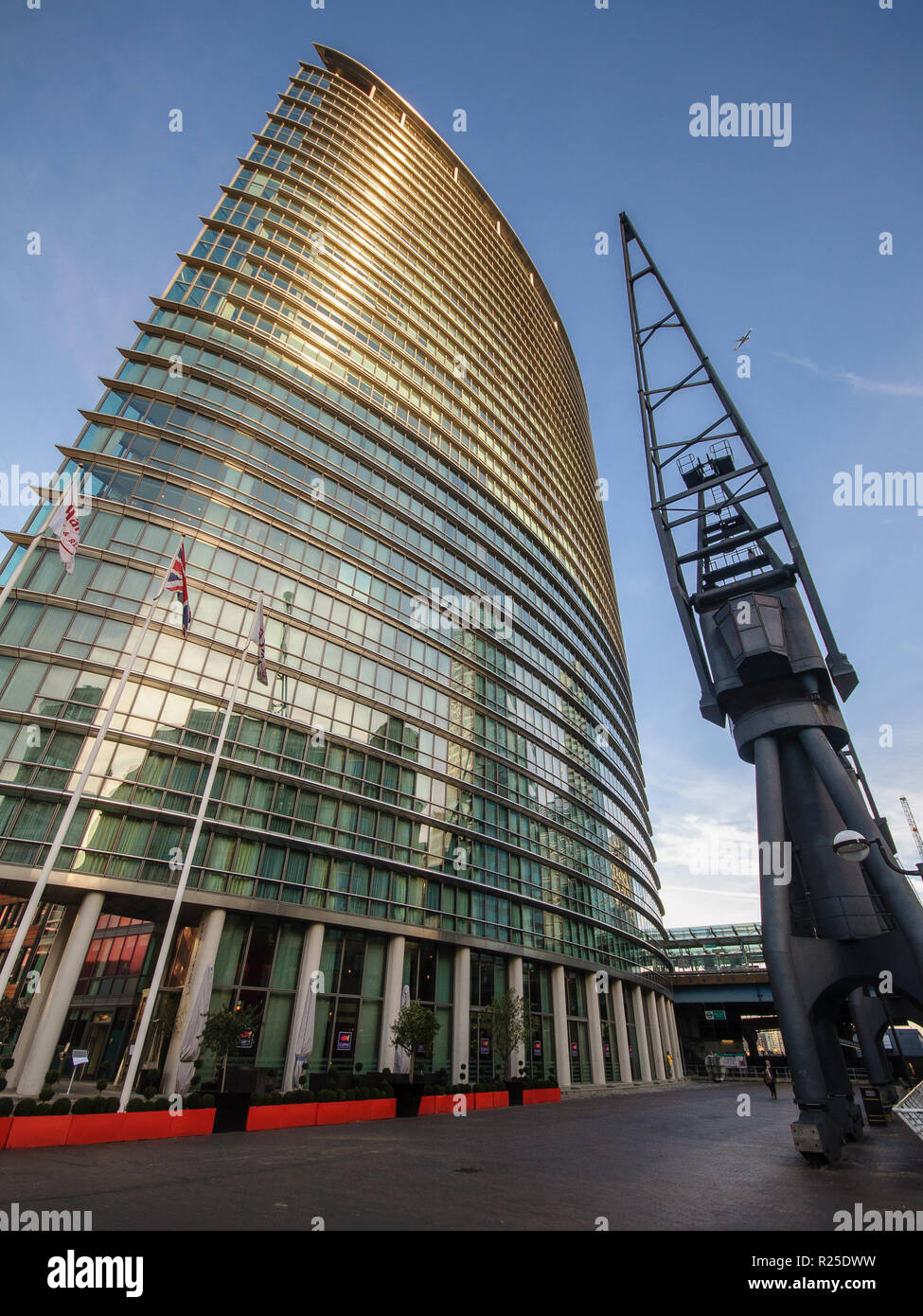 Marriott hotel west india quay hi-res stock photography and images - Alamy