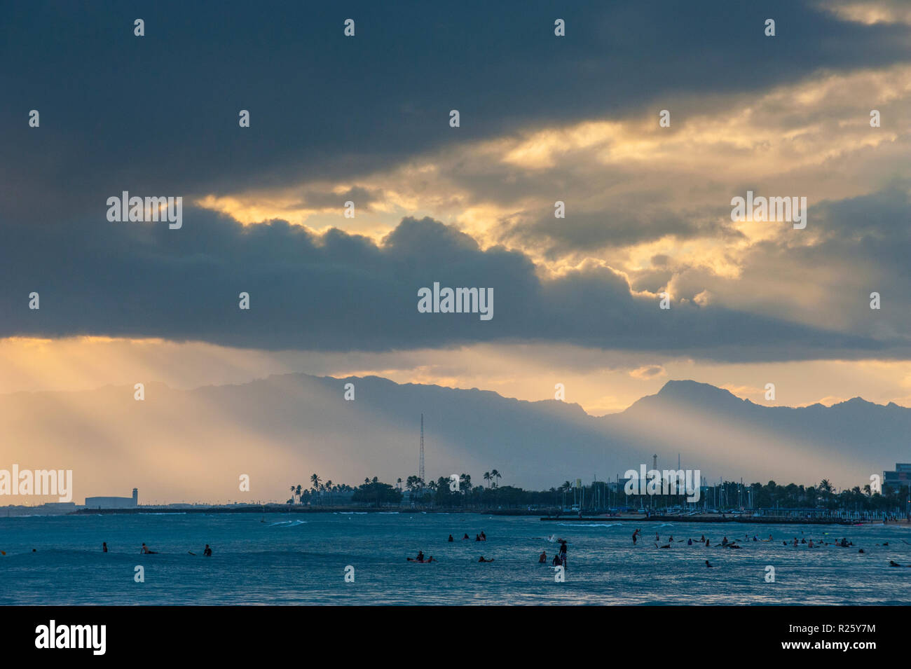 Waikiki Beach Oahu Hawaii High Resolution Stock Photography and Images ...