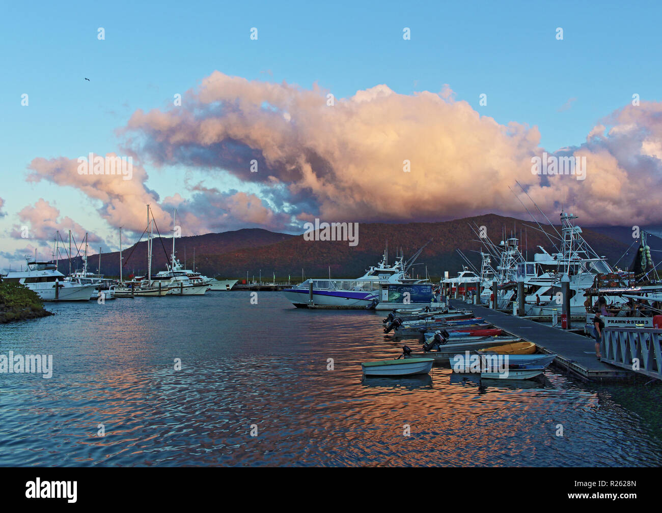 End of Cairns sunset sequence over a few minutes with clouds over East
