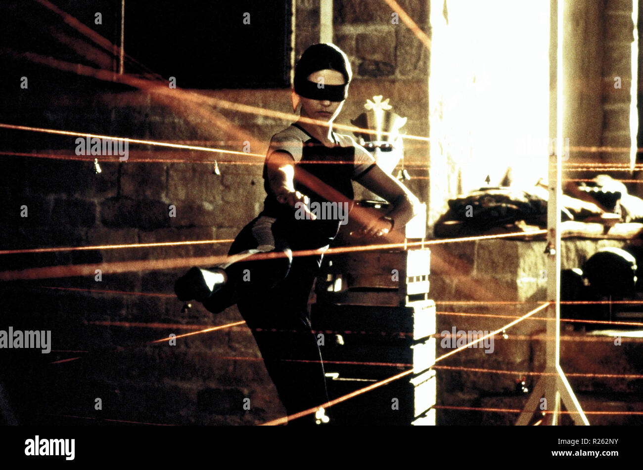Catherine Zeta Jones She Dips Beneath Lasers Catherine Zeta Jones Entrapment Laser Scene