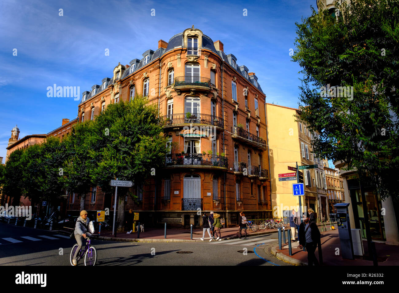 Toulouse street hi-res stock photography and images - Alamy