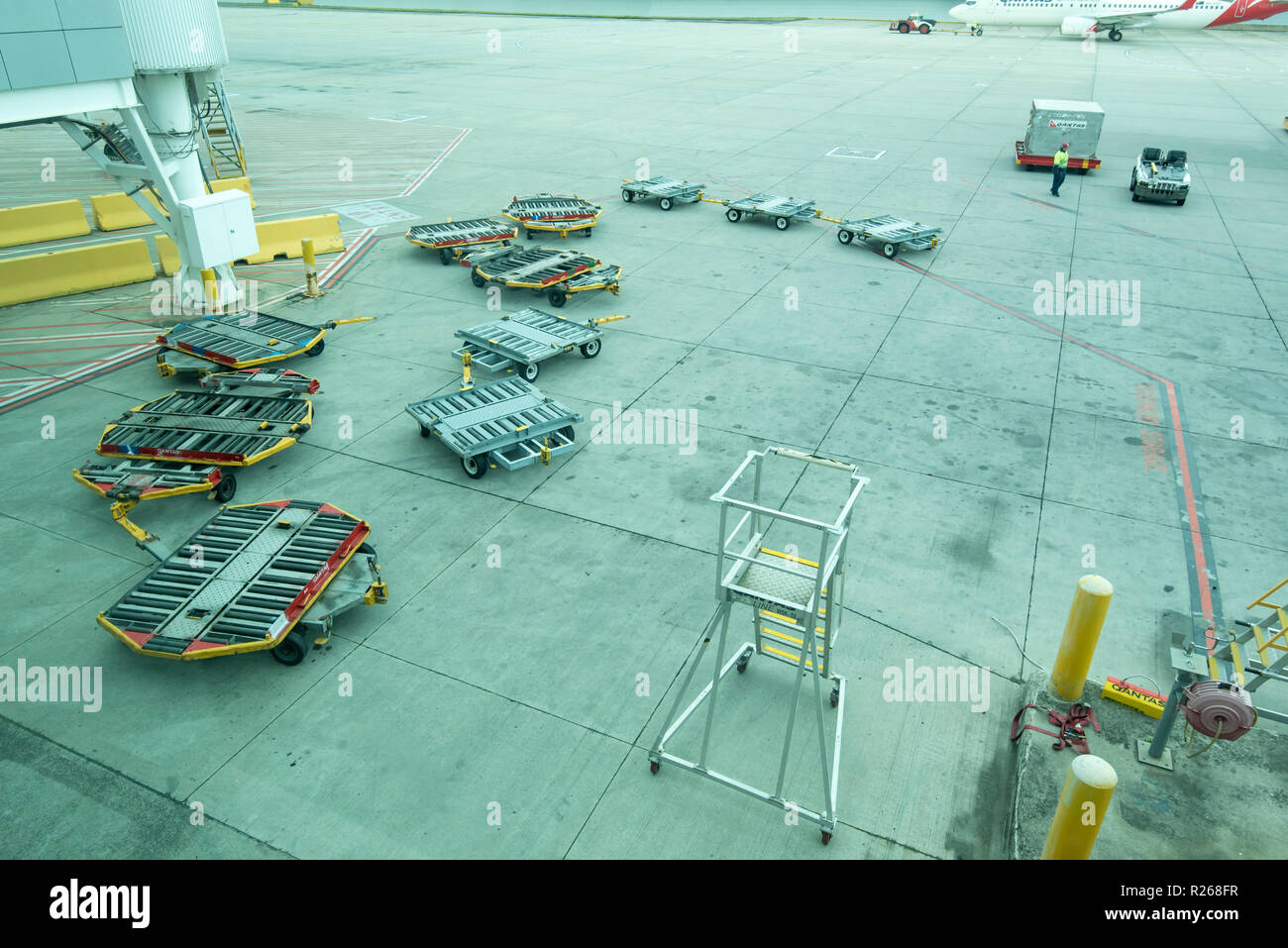 Melbourne tullamarine airport hires stock photography and images Alamy