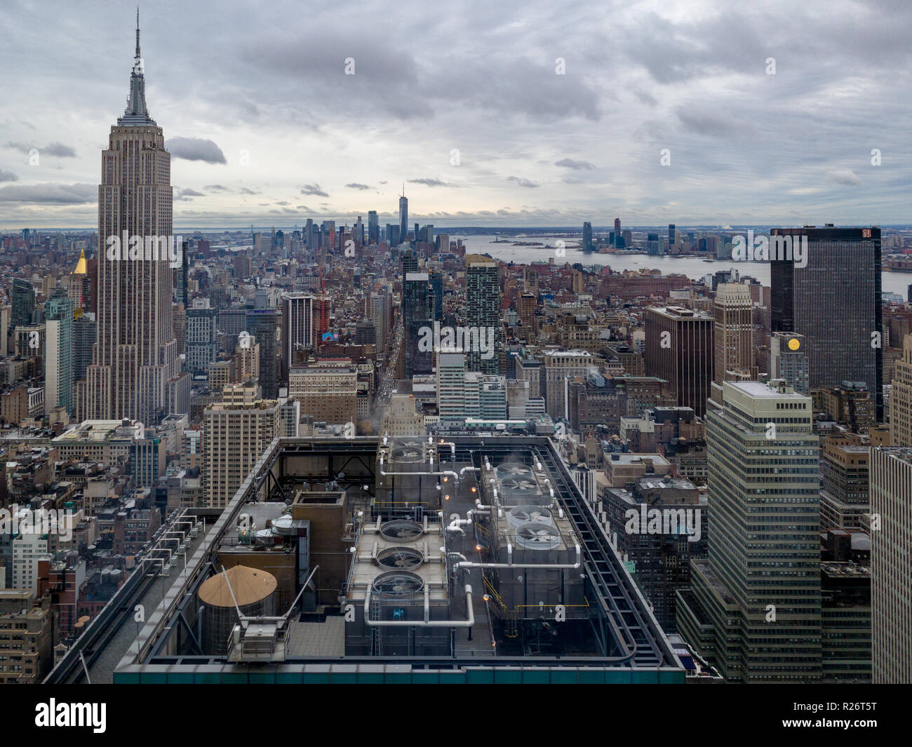 Aerial view of the New York City skyline with Midtown Manhattan Stock ...
