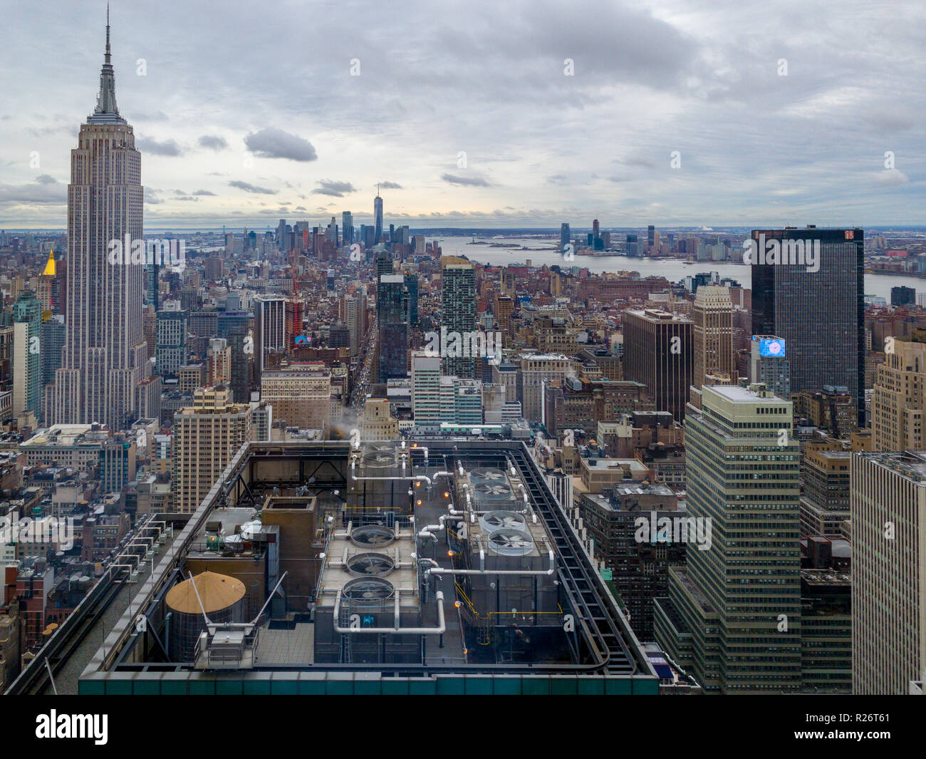 Aerial view of the New York City skyline with Midtown Manhattan Stock ...