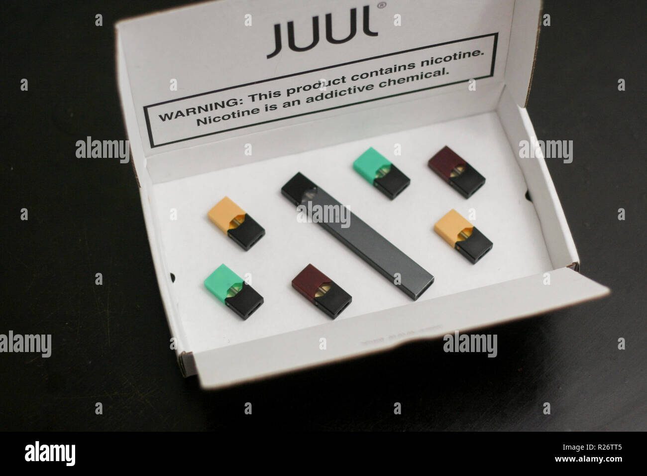 Juul hi-res stock photography and images - Alamy