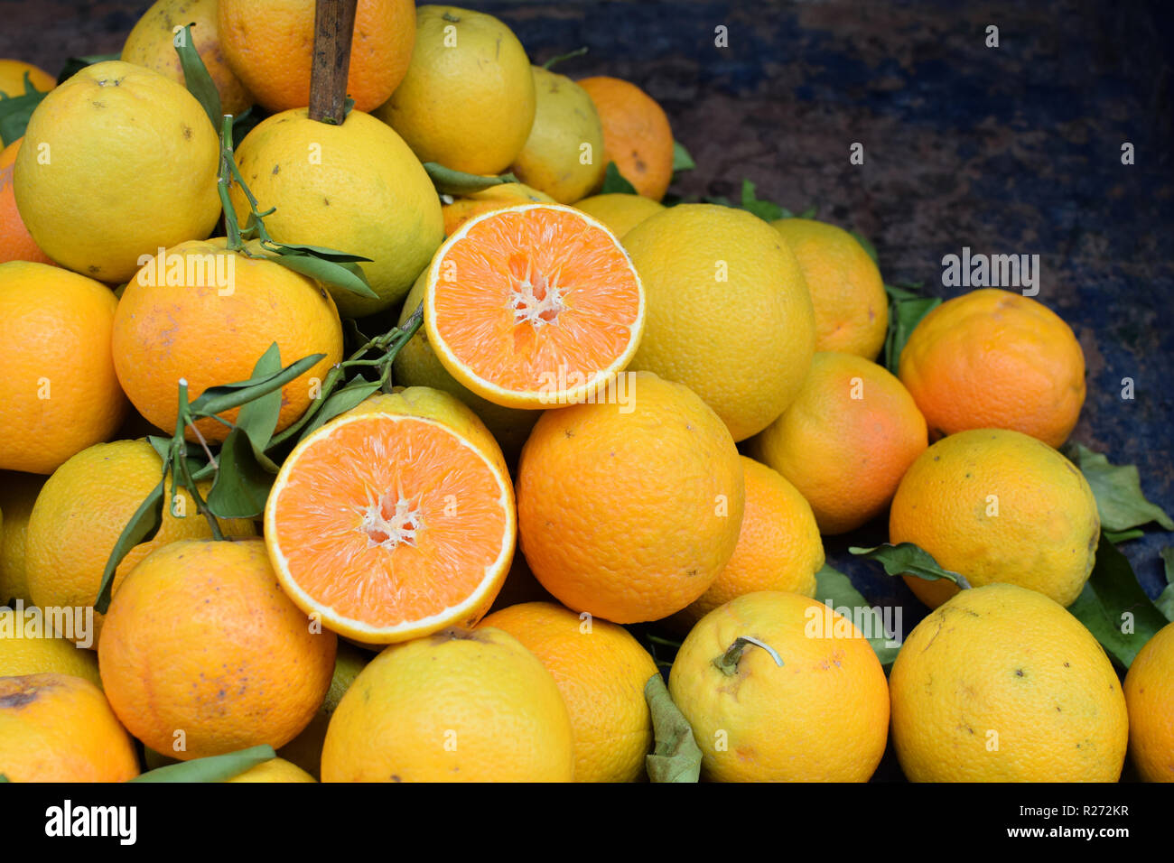 Pile of fresh oranges. Fruit for sale at grocery store Stock Photo Alamy