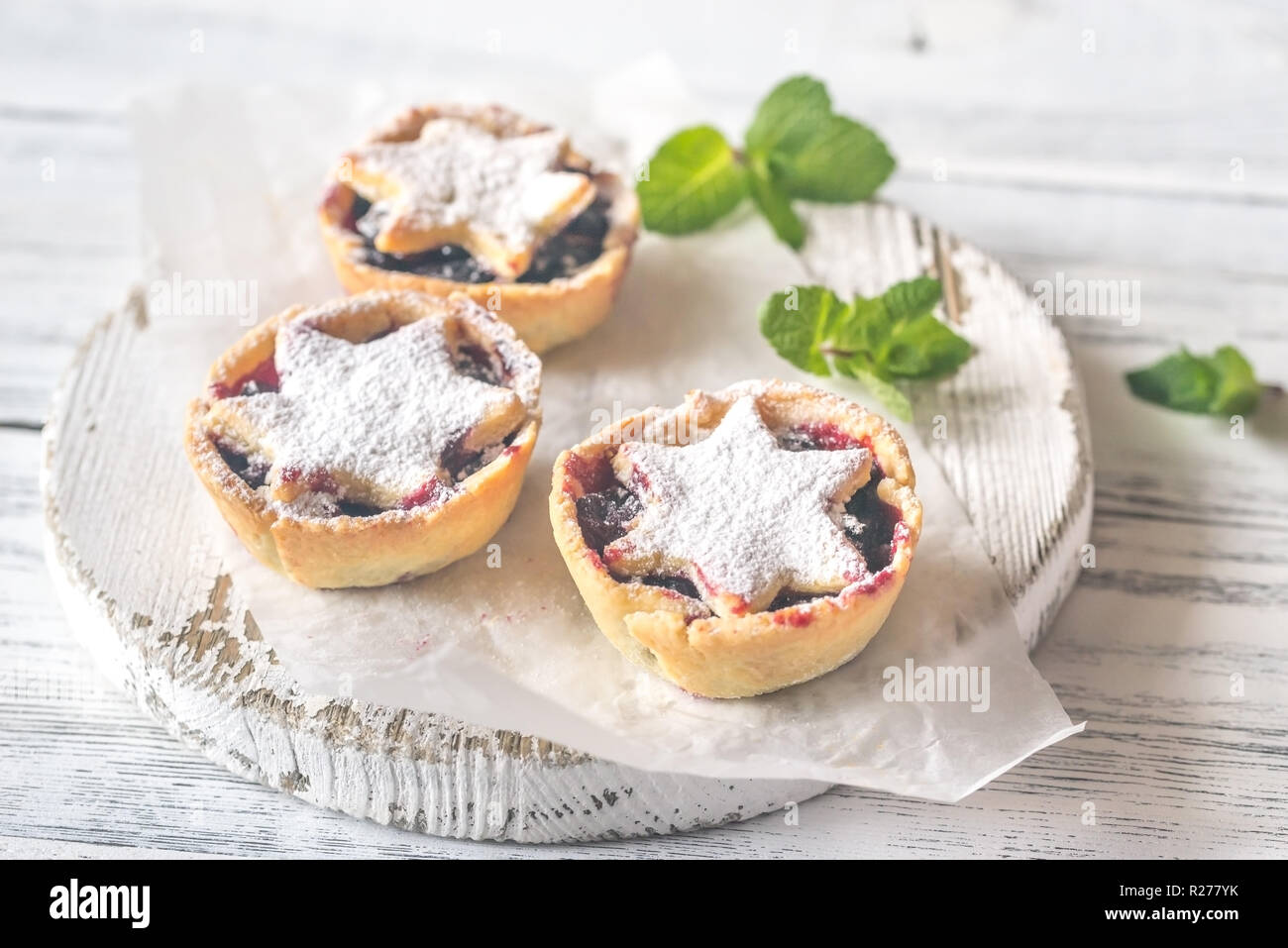 Golden pastry christmas mince pies hires stock photography and images Alamy