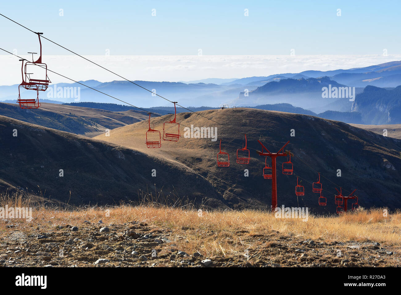 Red chair lift hi-res stock photography and images - Alamy
