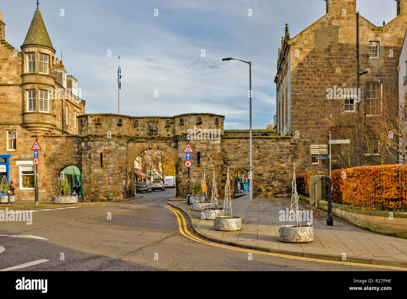ST ANDREWS FIFE SCOTLAND WEST PORT GATEWAY INTO SOUTH STREET BUILT IN 1587 AND NEARBY HOUSES