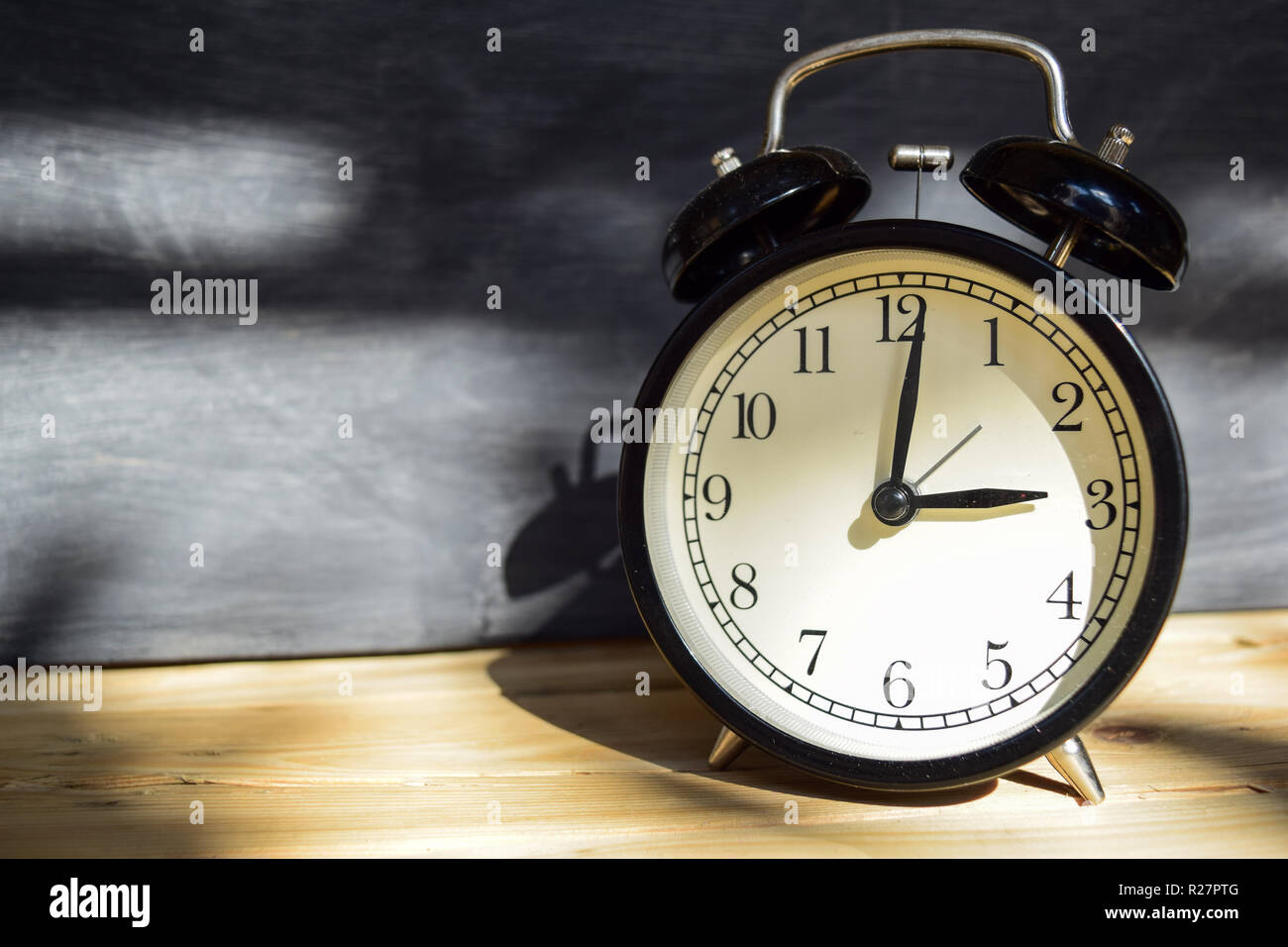 Clock 3 pm High Resolution Stock Photography and Images Alamy