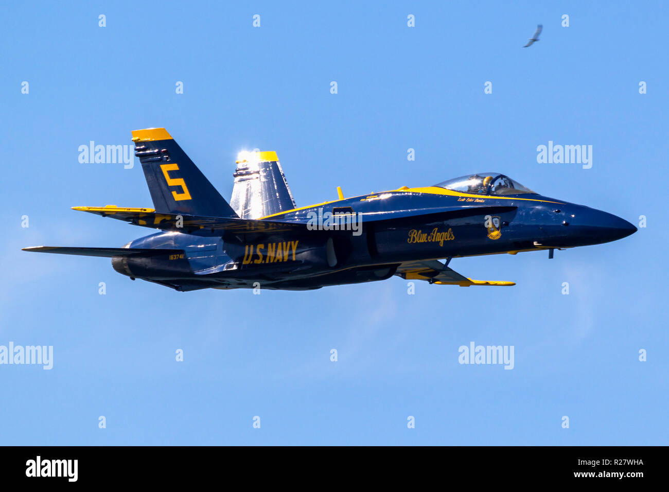 Blue Angels Lead Solo aircraft in flight flown by Lcdr Tyler Davies Stock Photo